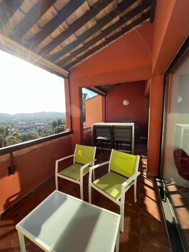 Appartement Vue Sur Mer, Piscine, Garage Prive Борм-ле-Мимоза Екстериор снимка