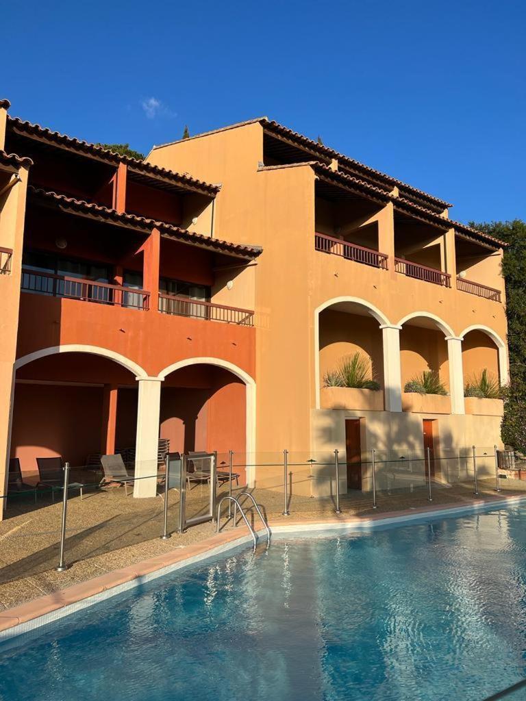Appartement Vue Sur Mer, Piscine, Garage Prive Борм-ле-Мимоза Екстериор снимка
